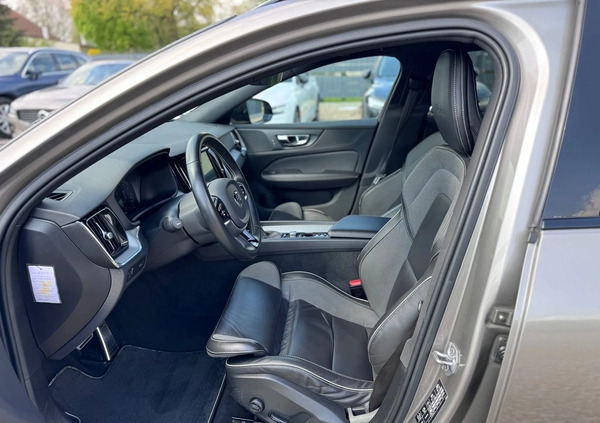 Volvo V60 cena 108900 przebieg: 177000, rok produkcji 2019 z Młynary małe 631